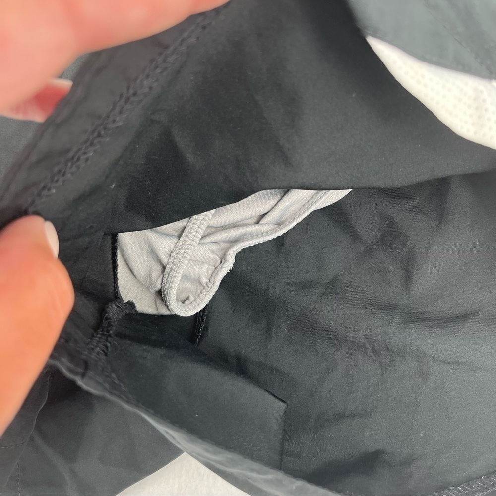 NIKE Women’s Running Shorts Black/White Lined size: Small - Picture 4 of 8